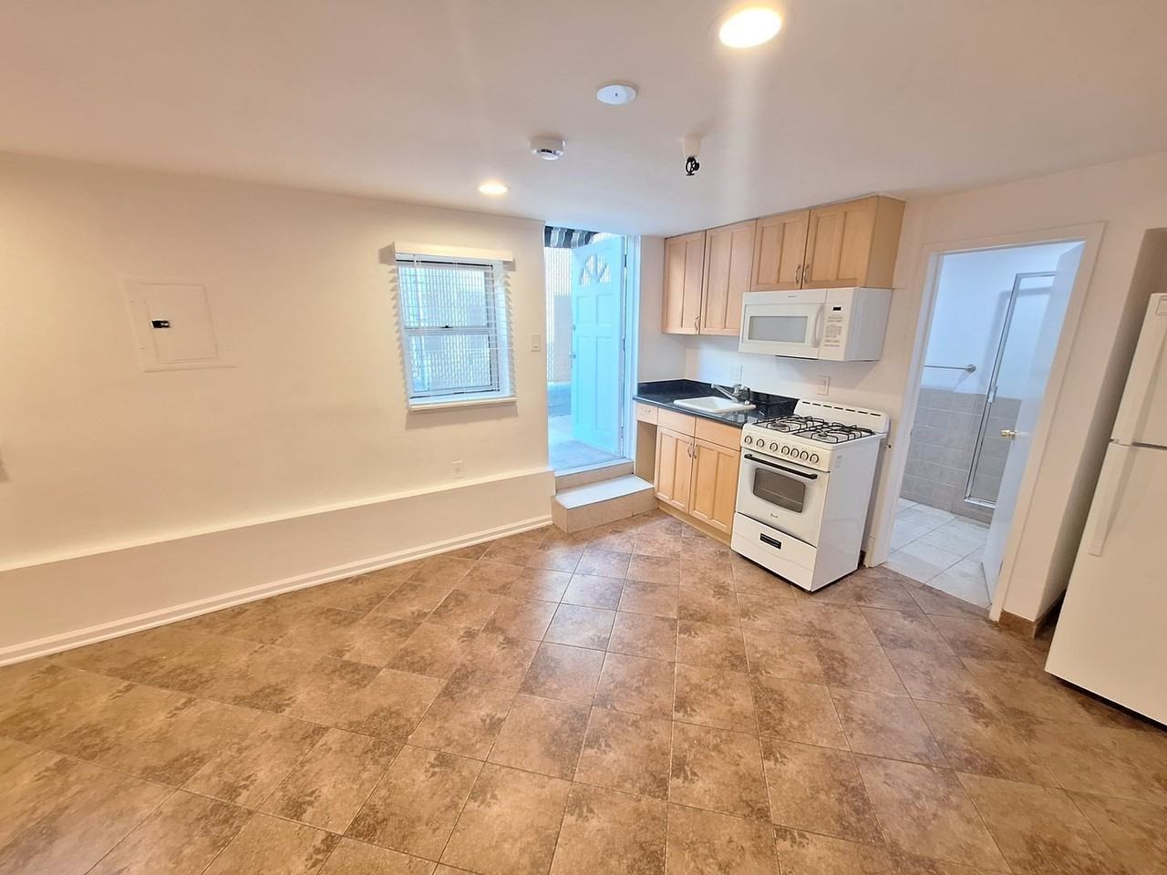 1515 S Beverly Glen Blvd #10-1515S - Photo 3 of 14