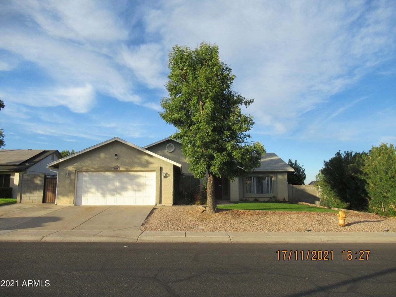 2324 W Highland Ct