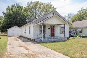 featured image of 1407 W 6th St