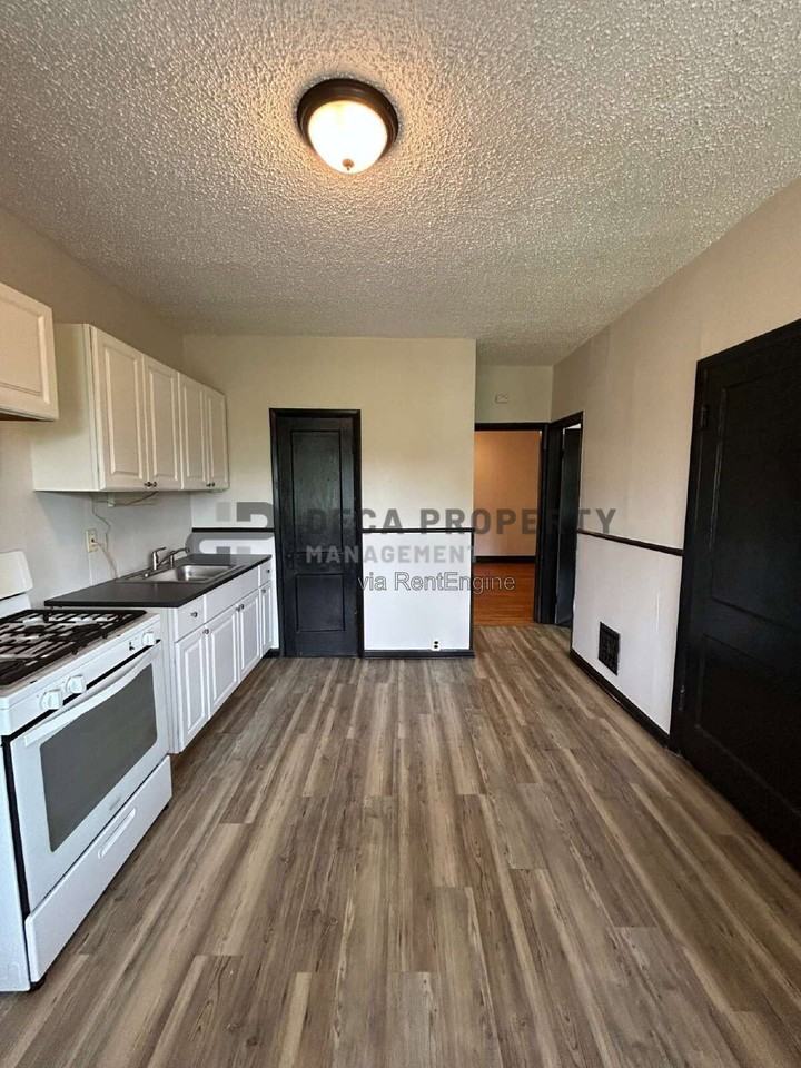 2920 Mount Pleasant St #1F - Photo 7 of 10