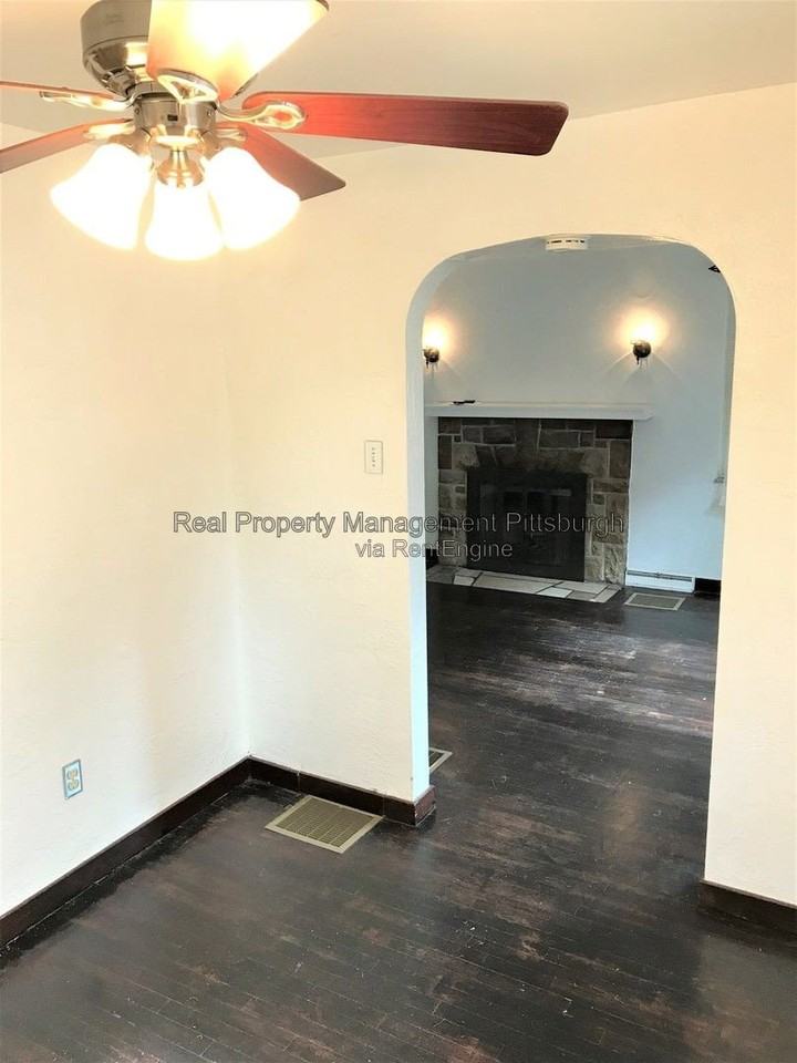 1685 Doyle St - Photo 3 of 16
