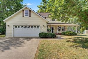 featured image of 1525 W Deane St