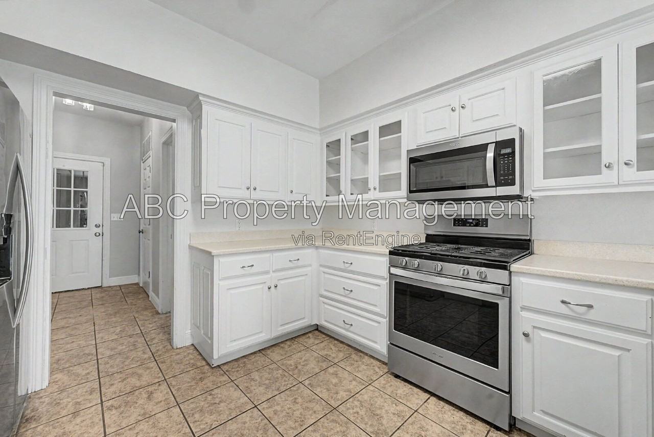 1525 W Deane St - Photo 2 of 23