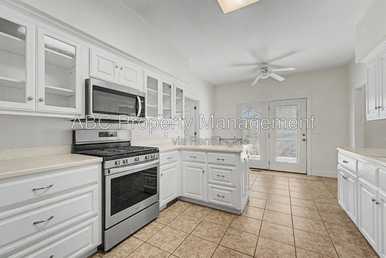 1525 W Deane St - Photo 3 of 23