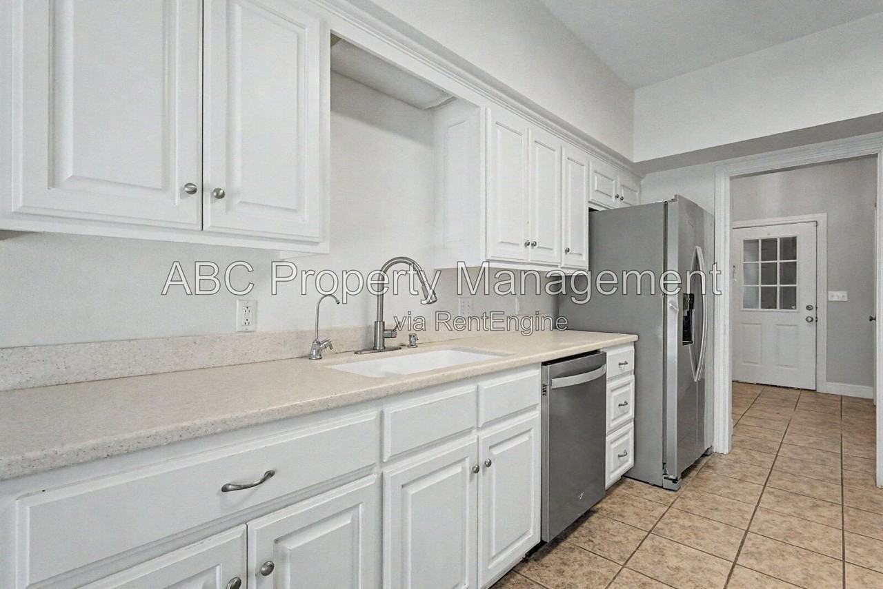 1525 W Deane St - Photo 4 of 23