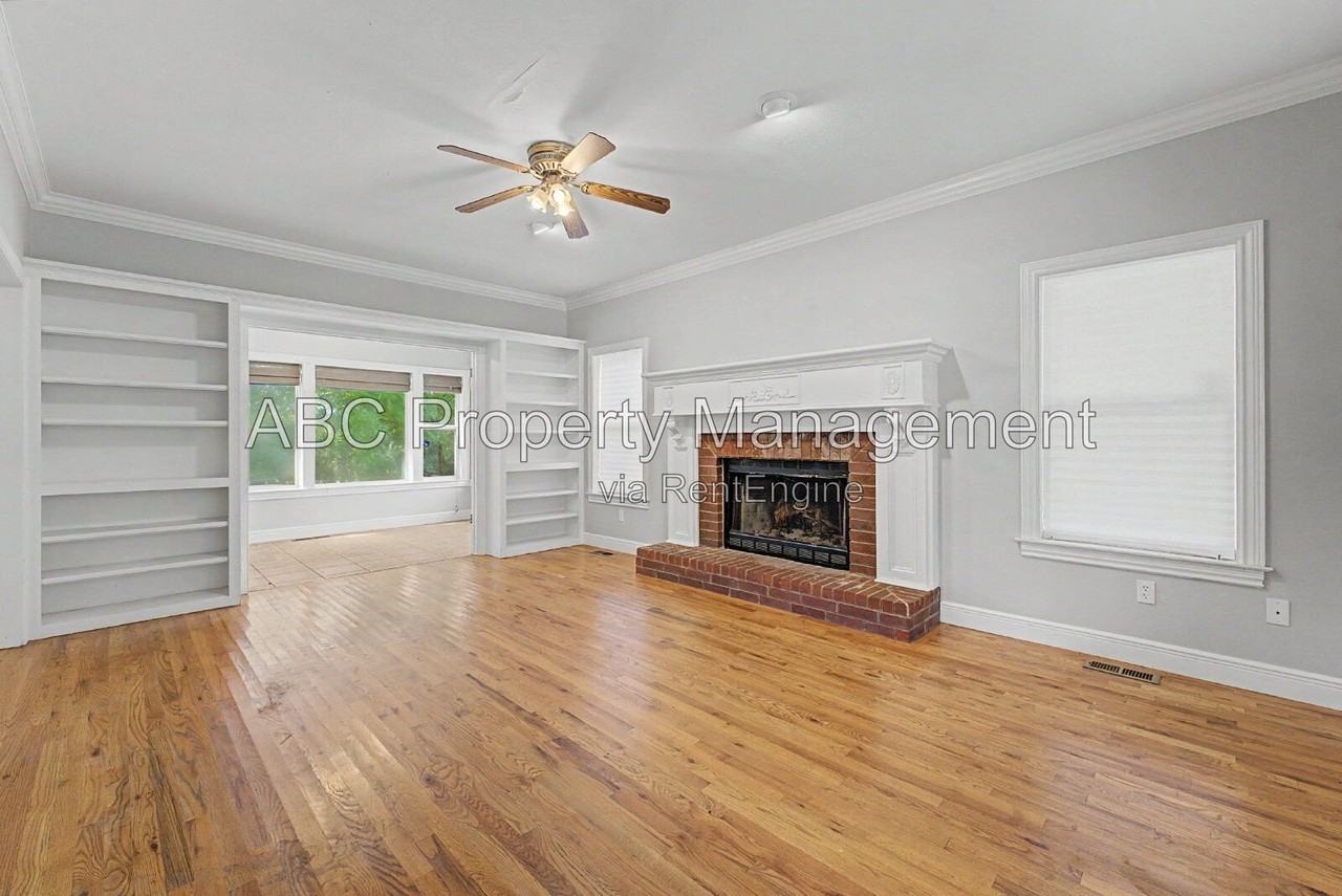 1525 W Deane St - Photo 6 of 23