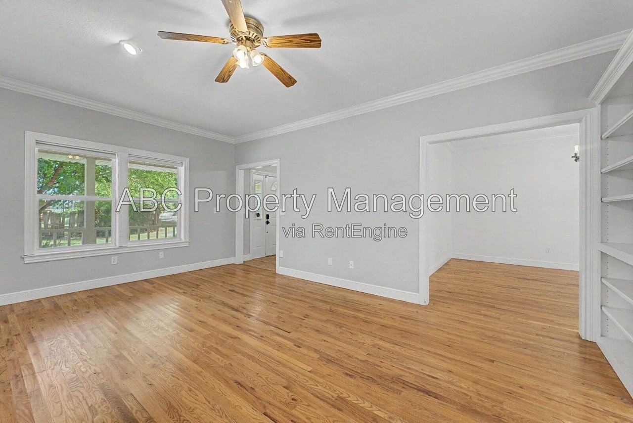 1525 W Deane St - Photo 7 of 23
