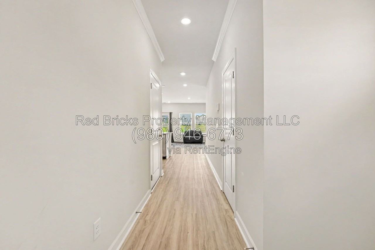 2043 Old Rivers Rd - Photo 5 of 24