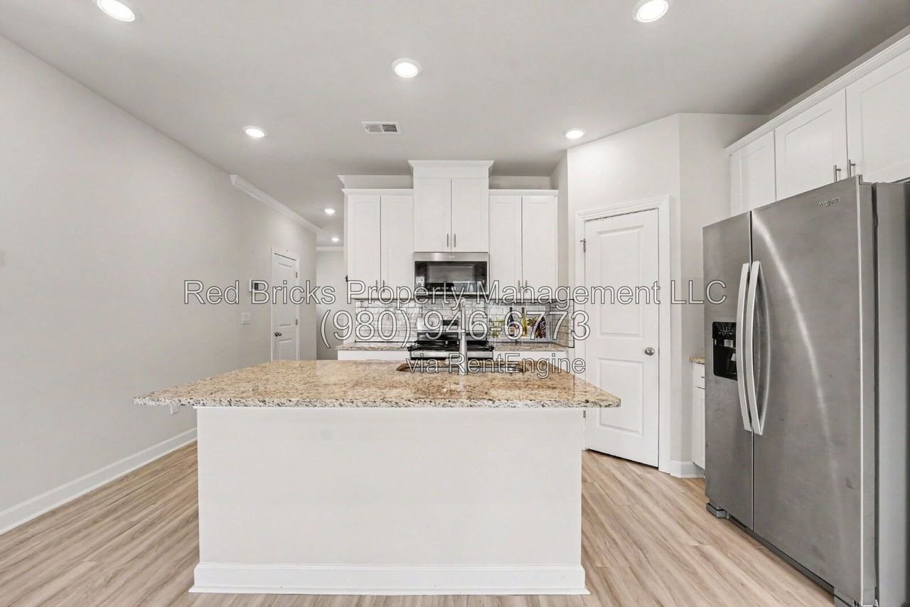 2043 Old Rivers Rd - Photo 7 of 24