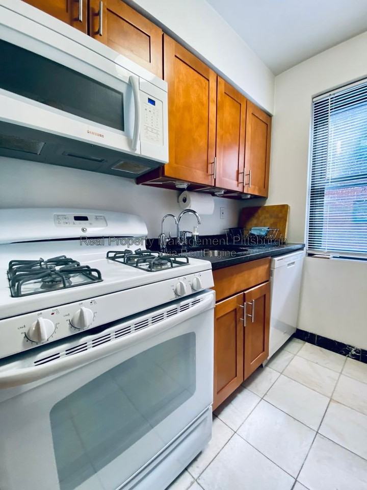 765 College St #108 - Photo 4 of 12