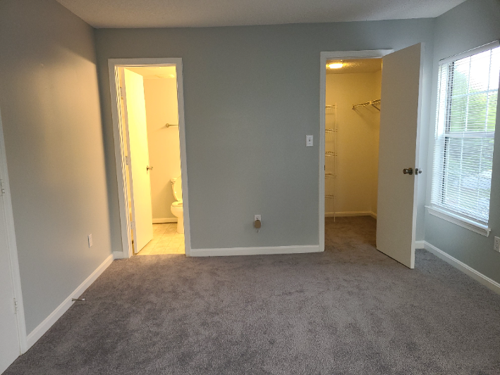 15619 Easthaven Ct - Photo 3 of 50