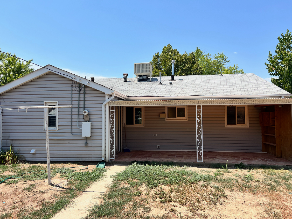 1124 Victor St - Photo 2 of 16