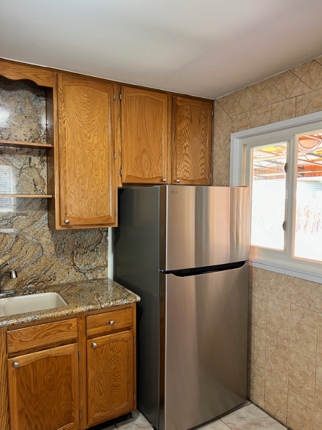 1124 Victor St - Photo 5 of 16