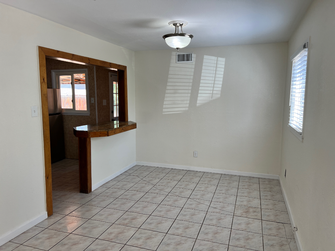 1124 Victor St - Photo 7 of 16