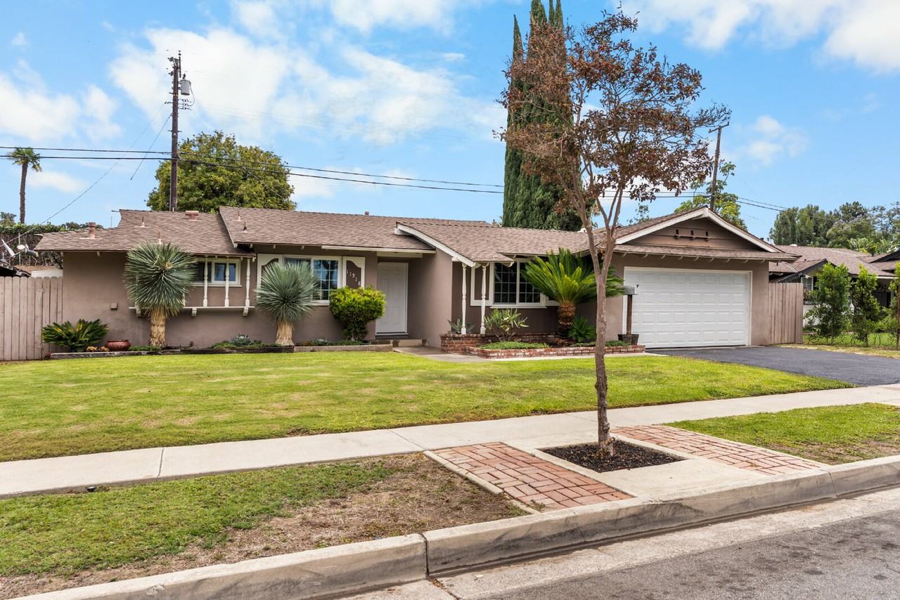 11518 Toerge Dr - Photo 2 of 27