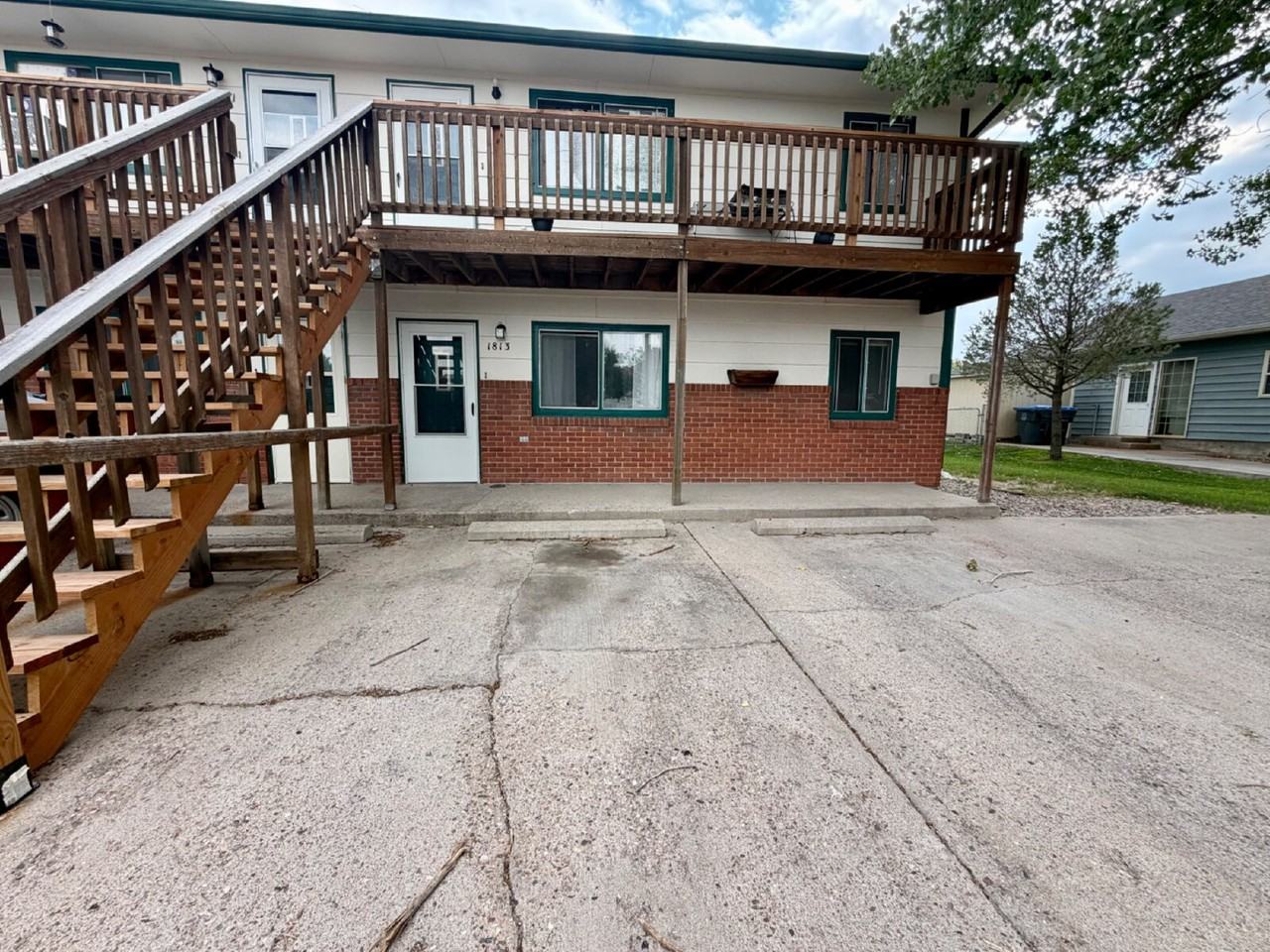 1813 Edgewater Ave