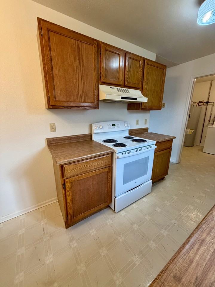 1813 Edgewater Ave - Photo 7 of 16