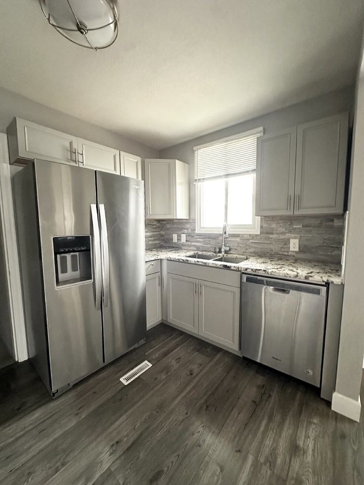 1016 W 22nd St Unit A - Photo 7 of 15