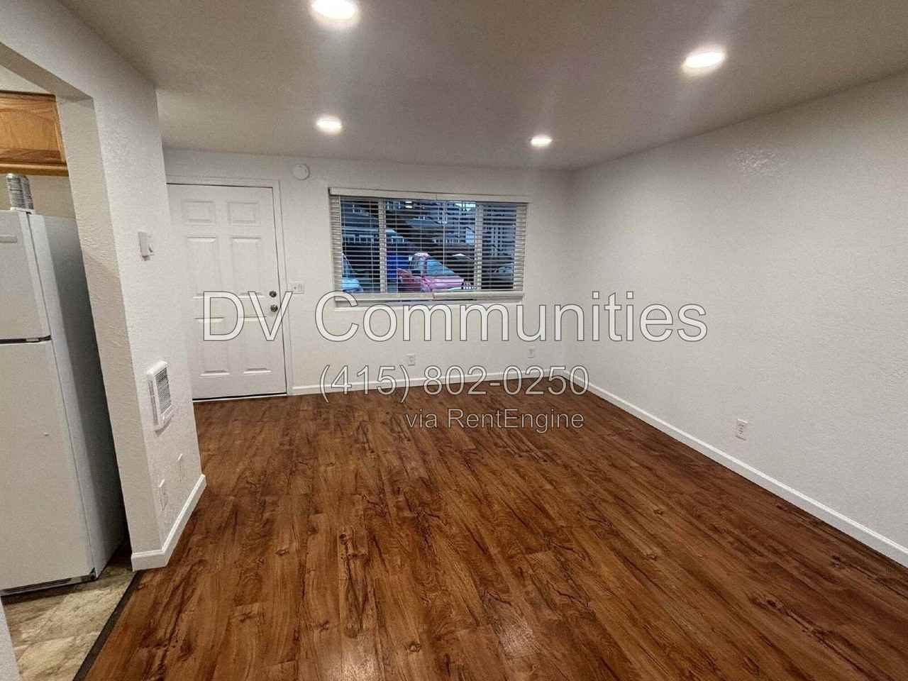 101 N 10th St #16 - Photo 2 of 5