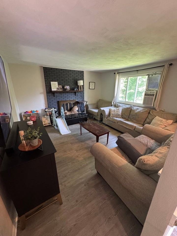 90 Walker Rd - Photo 2 of 14