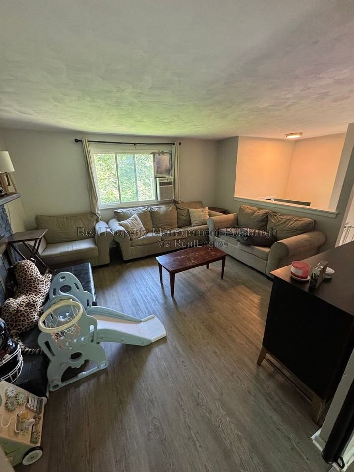 90 Walker Rd - Photo 3 of 14