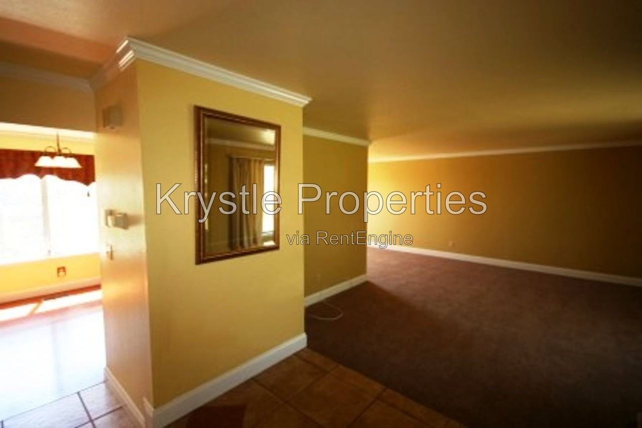 1345 Corcoran Ave - Photo 2 of 14