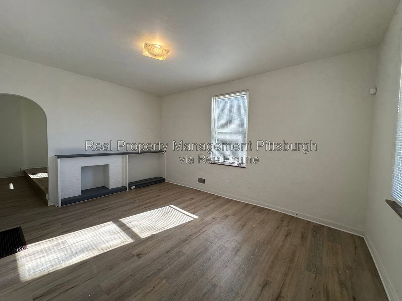208 Rolfe St - Photo 2 of 16