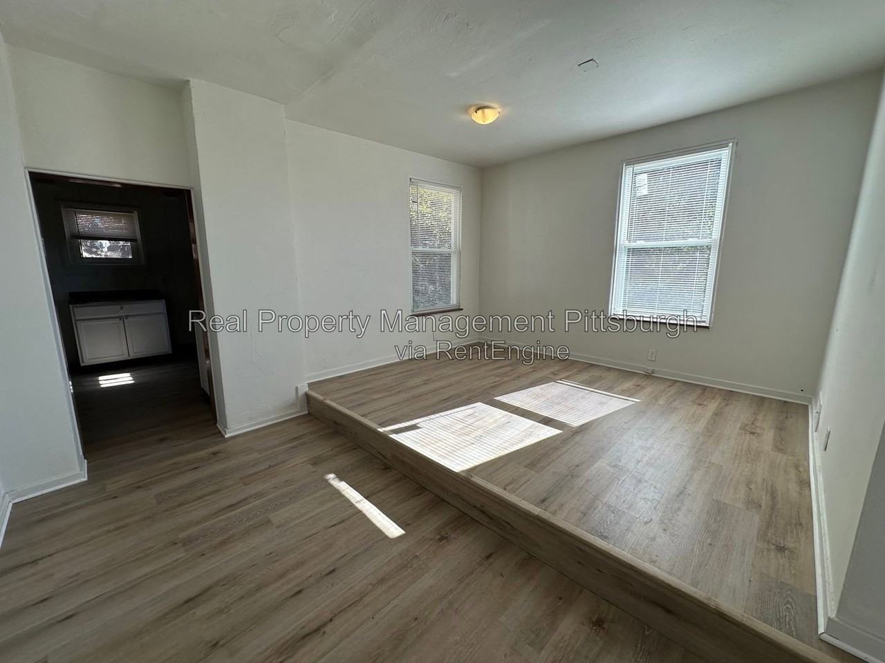 208 Rolfe St - Photo 4 of 16