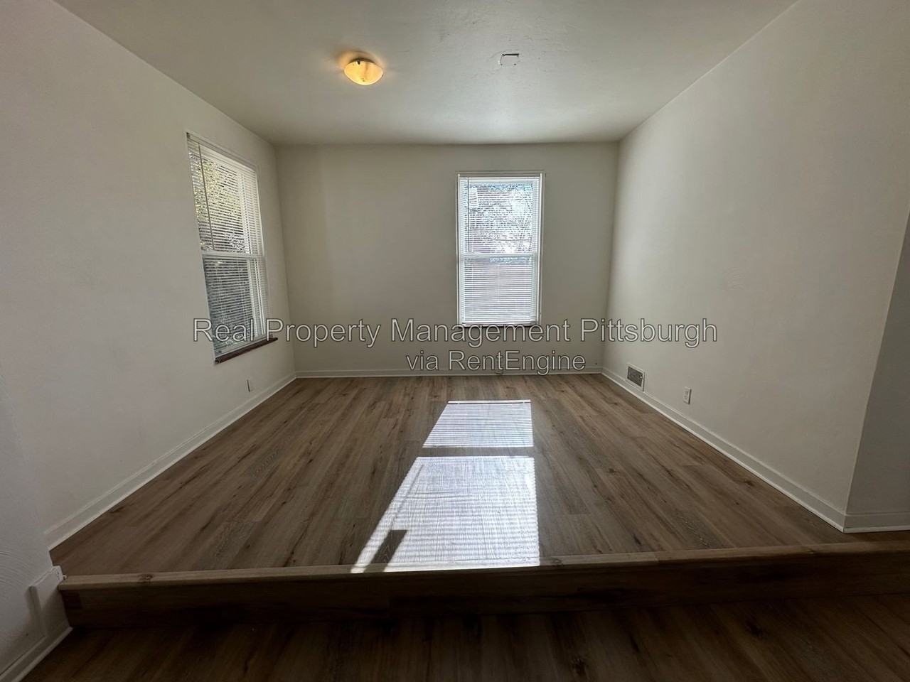 208 Rolfe St - Photo 5 of 16