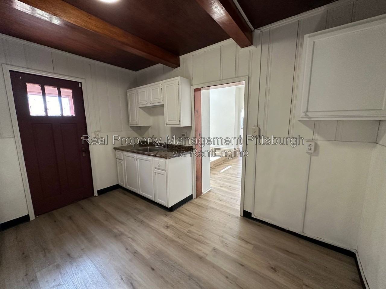 208 Rolfe St - Photo 6 of 16
