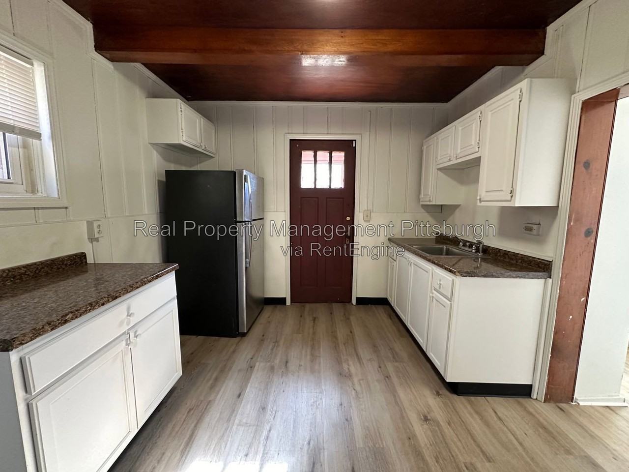 208 Rolfe St - Photo 7 of 16