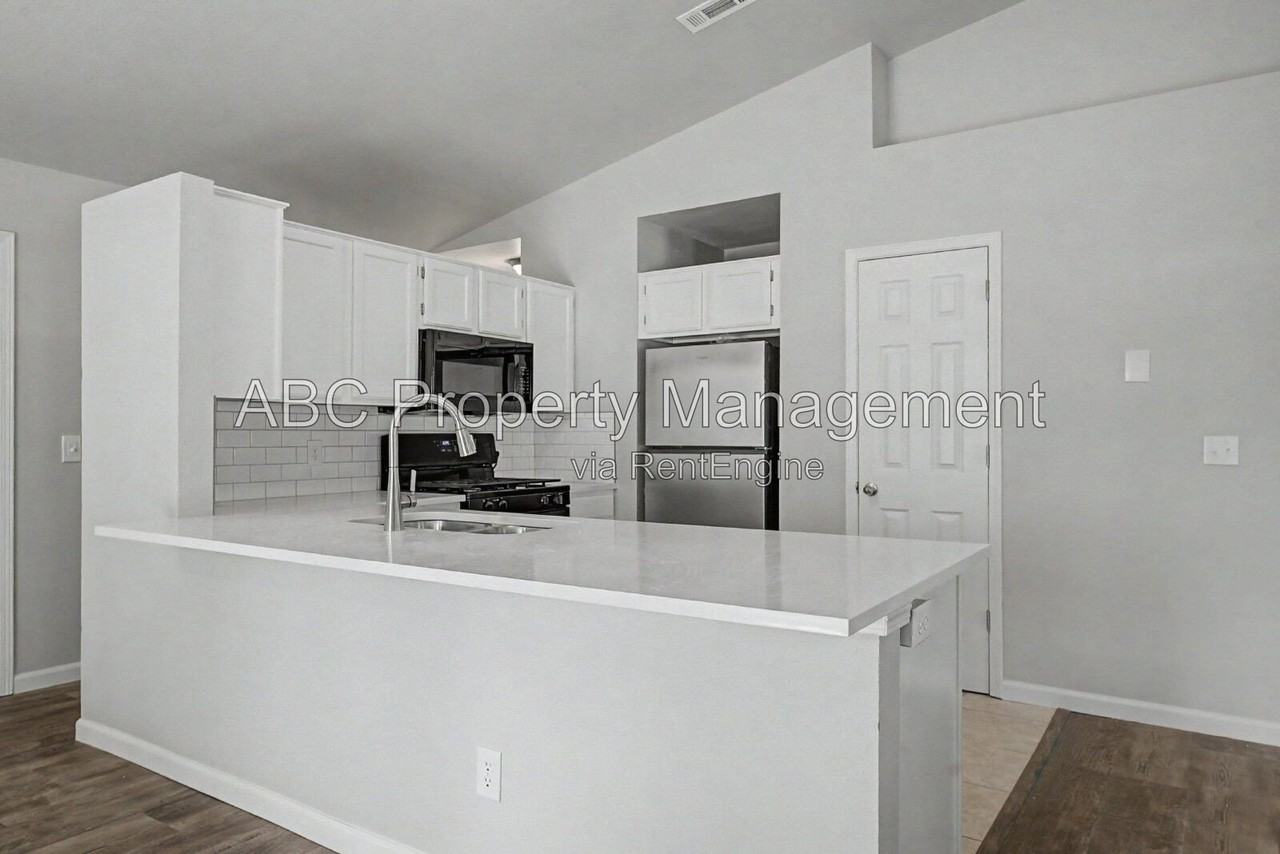 3345 W Essex Dr - Photo 4 of 22