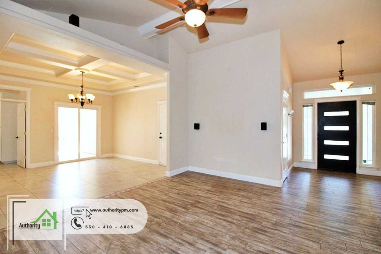 2279 Wicklow St - Photo 6 of 31