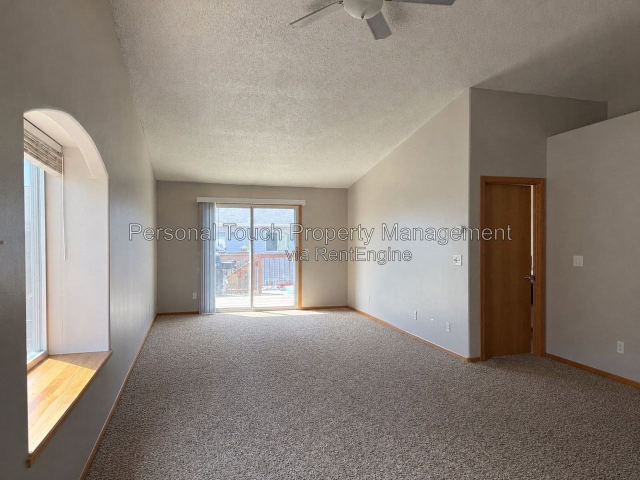 4260 39th Ave S - Photo 3 of 26