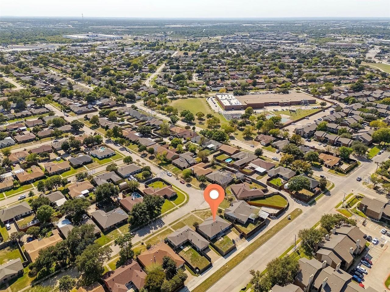 1029 Field Trail Dr - Photo 2 of 28