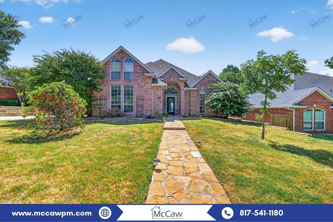 305 Brazil Dr - Photo 2 of 40