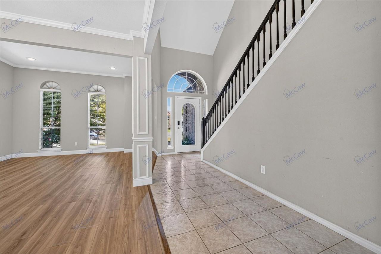 305 Brazil Dr - Photo 4 of 40