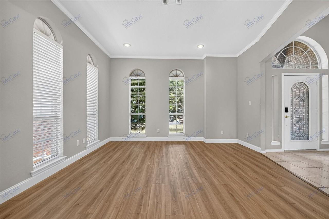 305 Brazil Dr - Photo 5 of 40