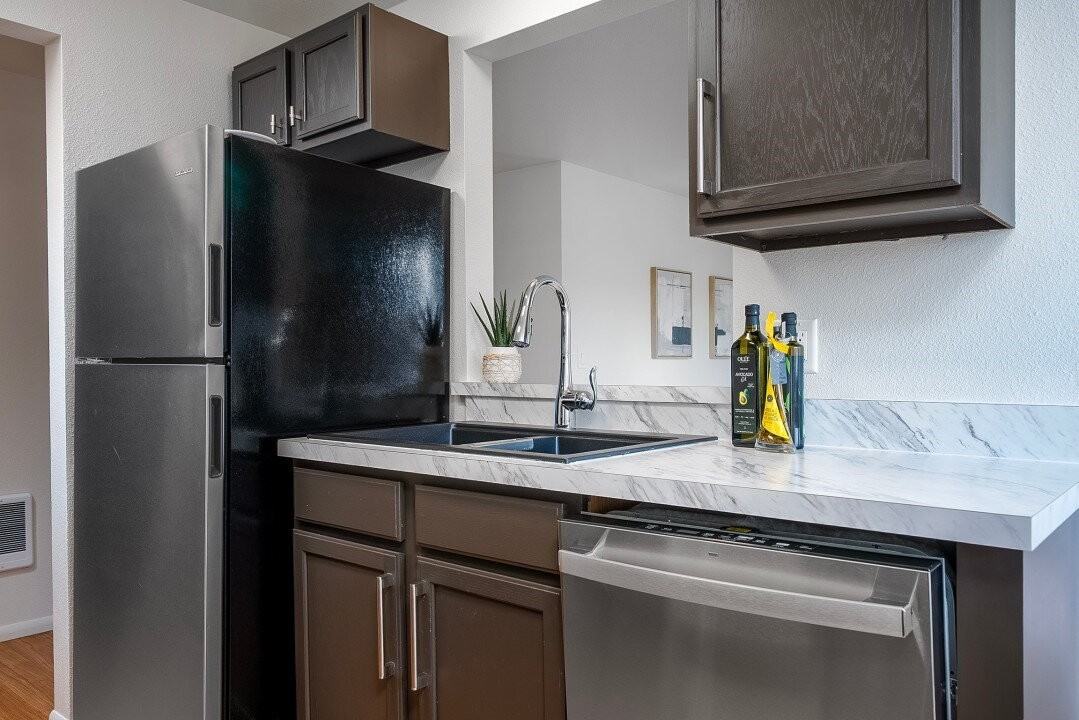 1430 3rd Ave E #3 - Photo 2 of 10