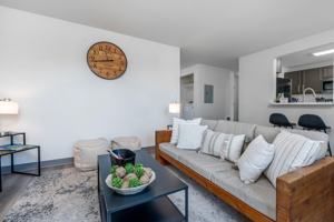 featured image of 1430 3rd Ave E #4