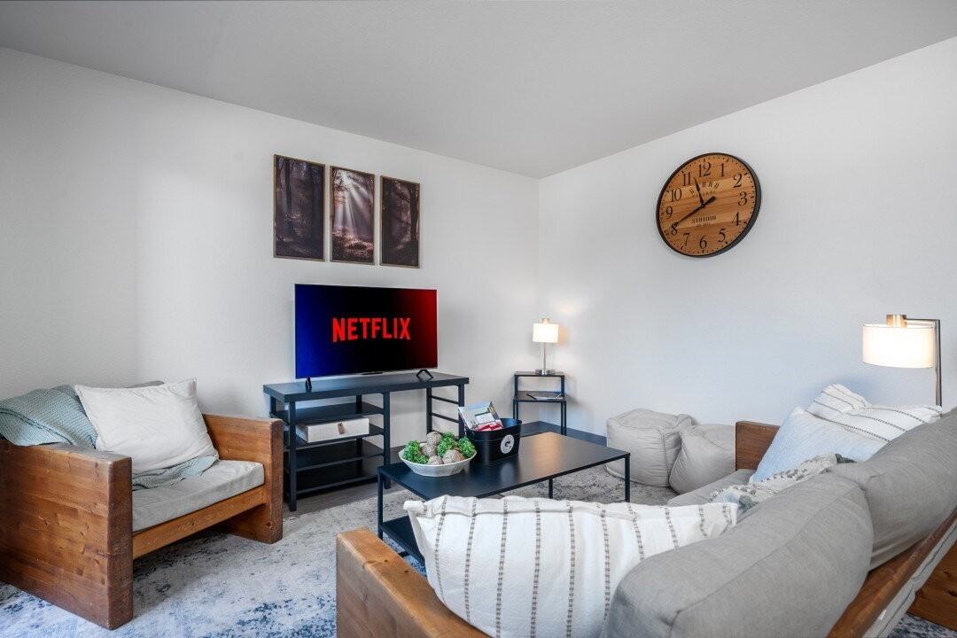 1430 3rd Ave E #4 - Photo 3 of 11