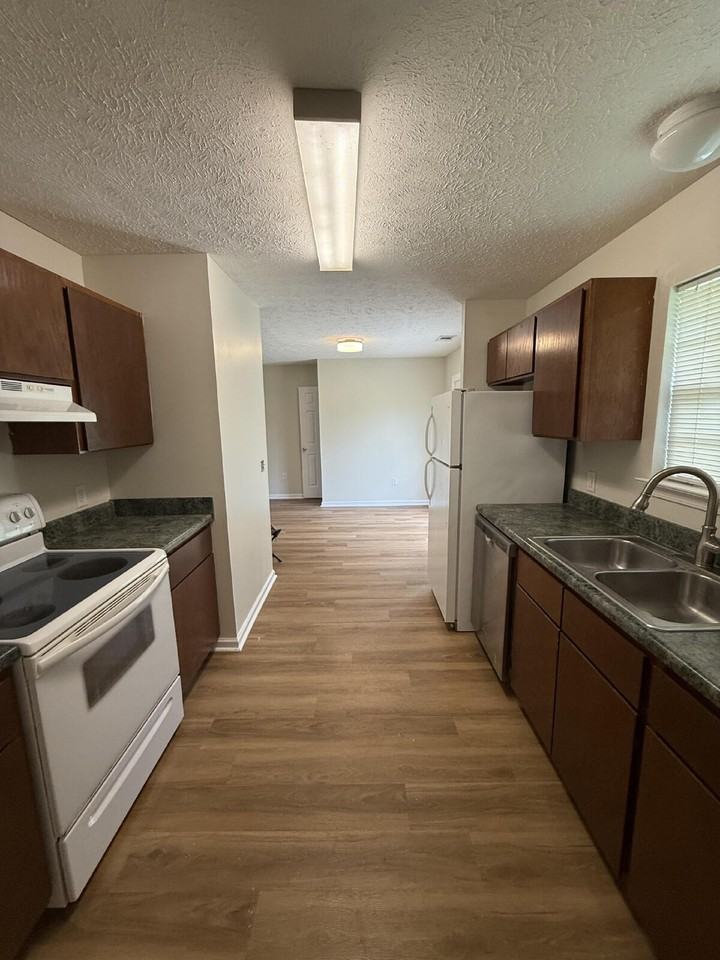 753 Roebling Rd - Photo 3 of 11