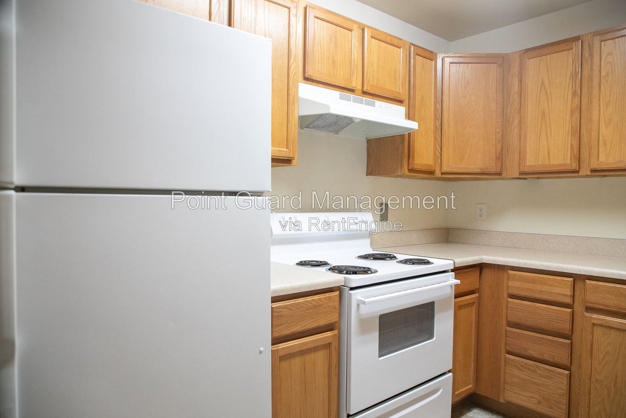 1003 Avenue K #7 - Photo 4 of 22