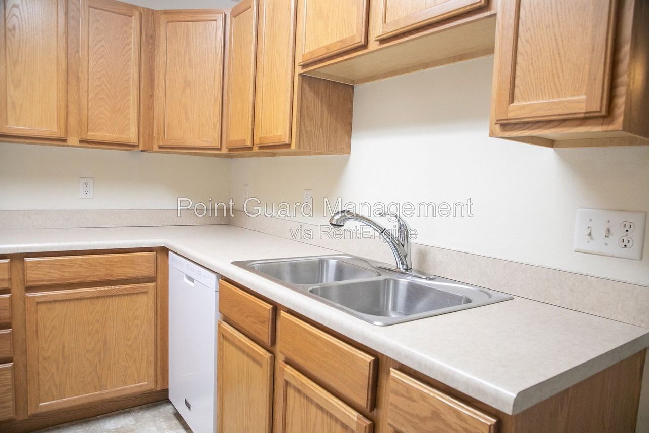 1003 Avenue K #7 - Photo 6 of 22