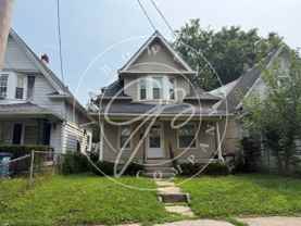 639 Carlton St - Photo 1 of 1