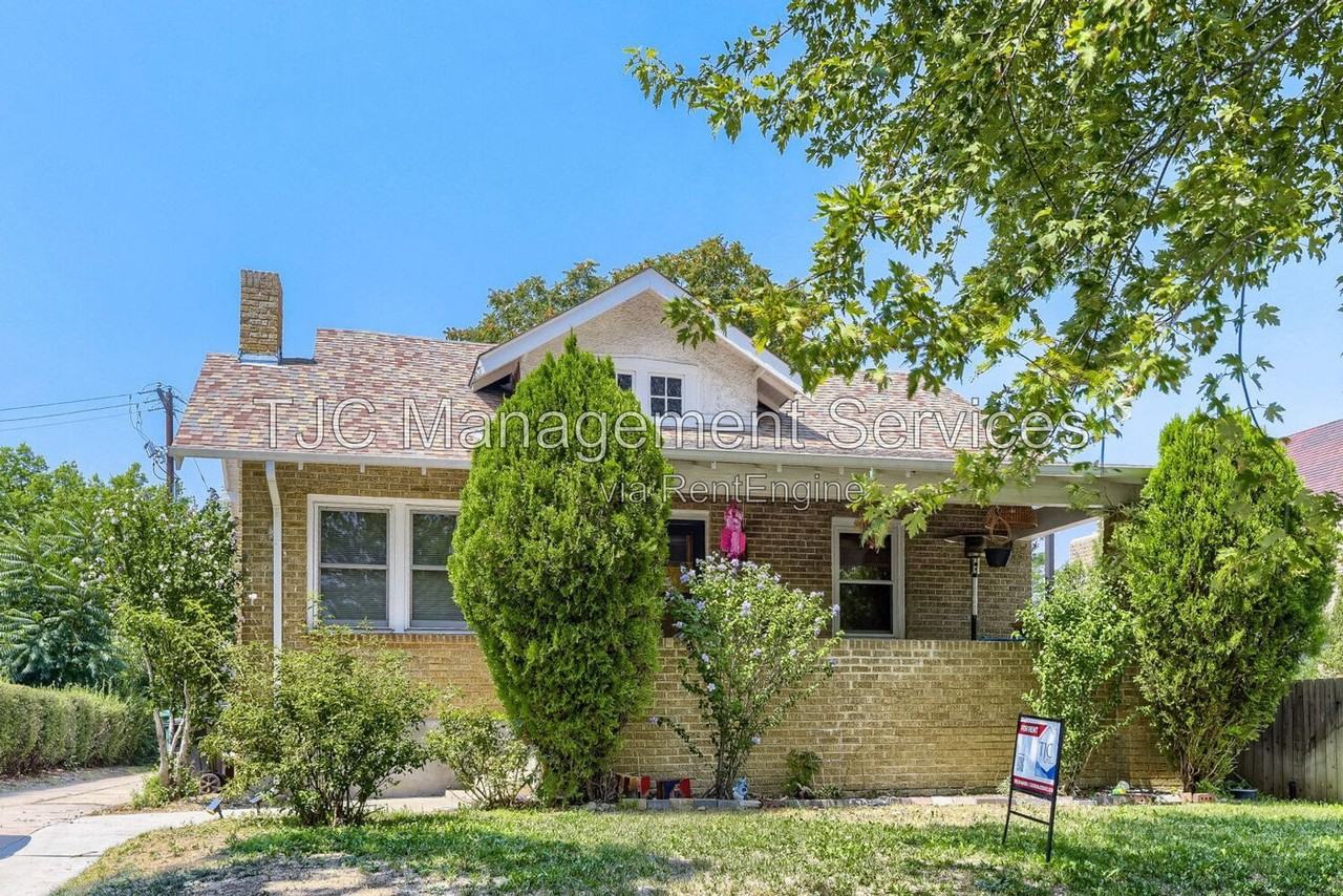 1931 Eudora St - Photo 2 of 12