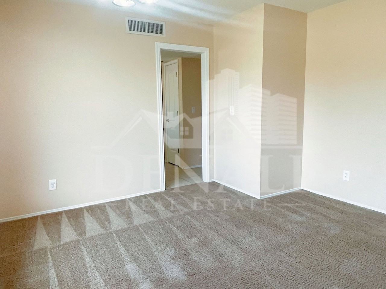 7761 E 38th St - Photo 5 of 26