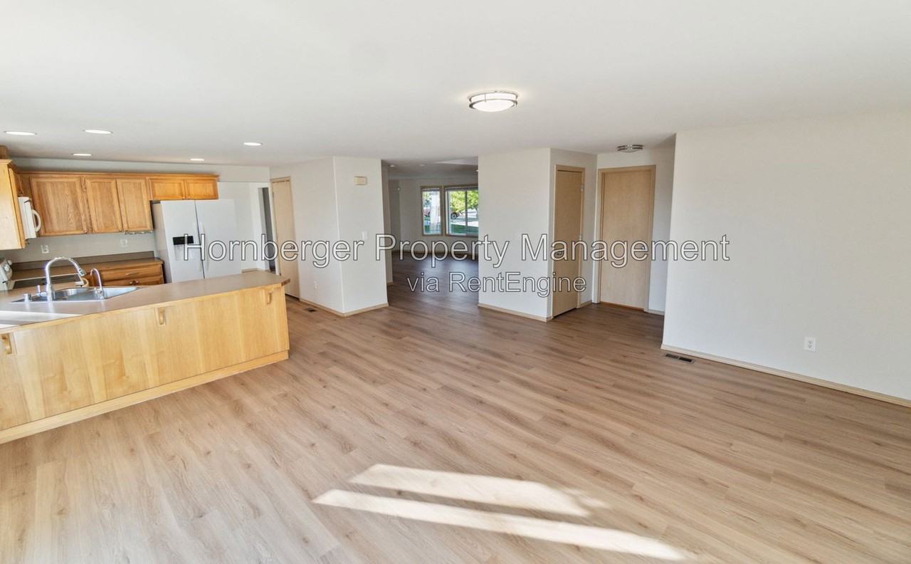 509 S Joslin Pl - Photo 4 of 32