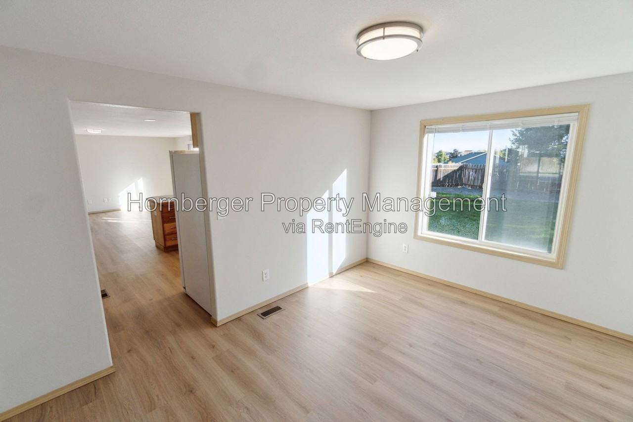 509 S Joslin Pl - Photo 5 of 32
