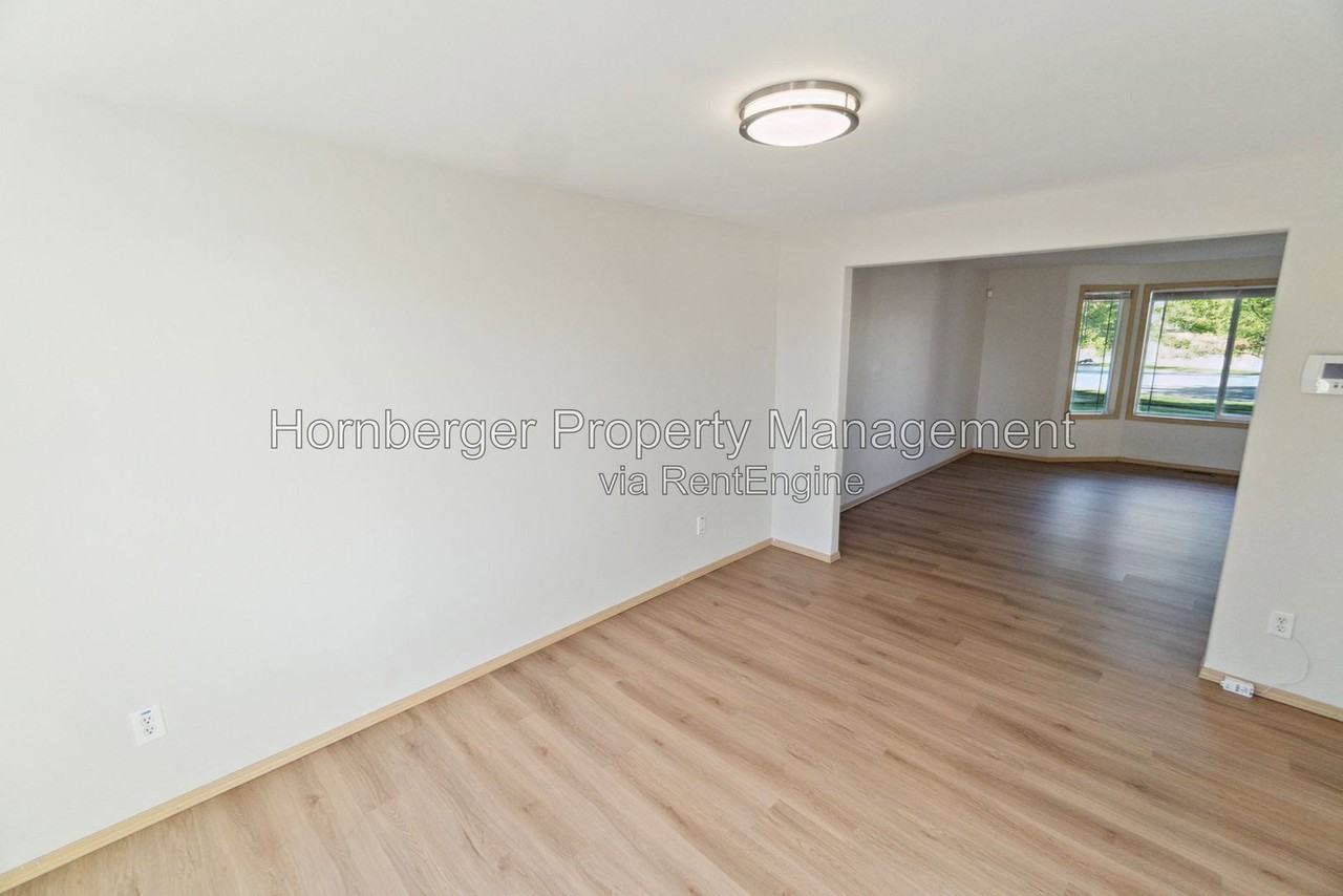 509 S Joslin Pl - Photo 7 of 32